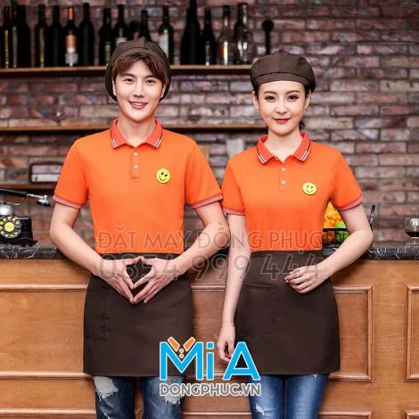 Mẫu thực tế đồng phục áo thun cổ bo, trụ cài nút