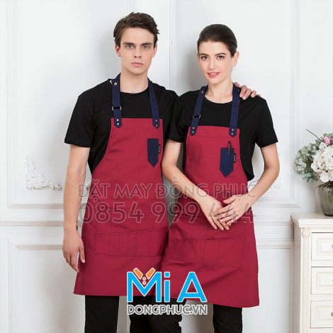 Tạp dề yếm đeo cổ màu đỏ đô Tạp dề yếm đeo cổ màu đỏ đô