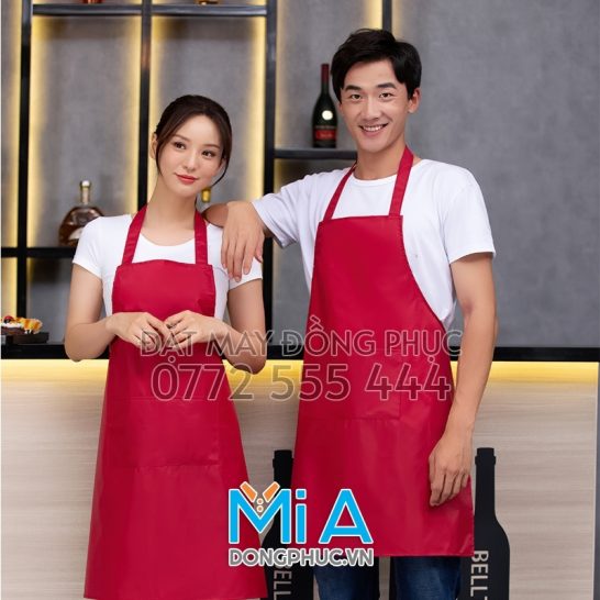 Thêu tạp dề đeo eo gần Lào Cai